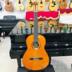 Guitar-classic-Yamaha-C70-1-2